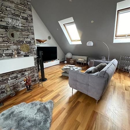 Zentrale Maisonette Mit Buero & Parkplatz กรีซไฮม์ ภายนอก รูปภาพ