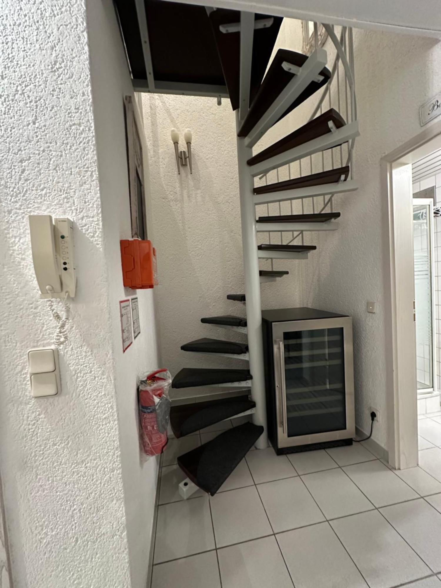 Zentrale Maisonette Mit Buero & Parkplatz กรีซไฮม์ ภายนอก รูปภาพ