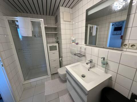 Zentrale Maisonette Mit Buero & Parkplatz กรีซไฮม์ ภายนอก รูปภาพ